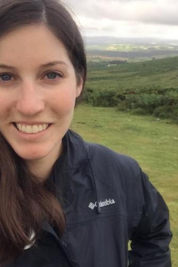 Cara Knoeppel headshot