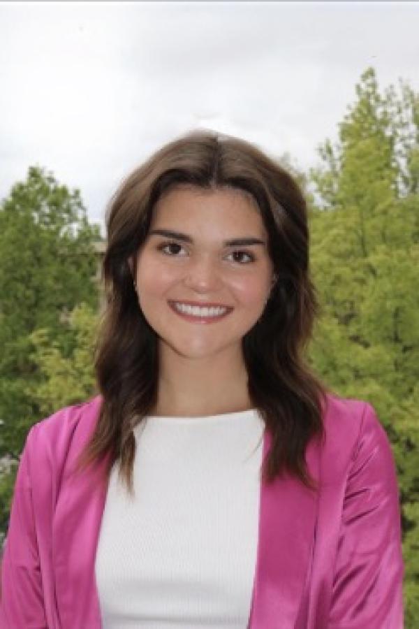 Charlotte Edds headshot