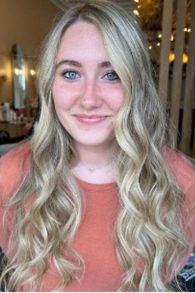 Justina Harsche headshot