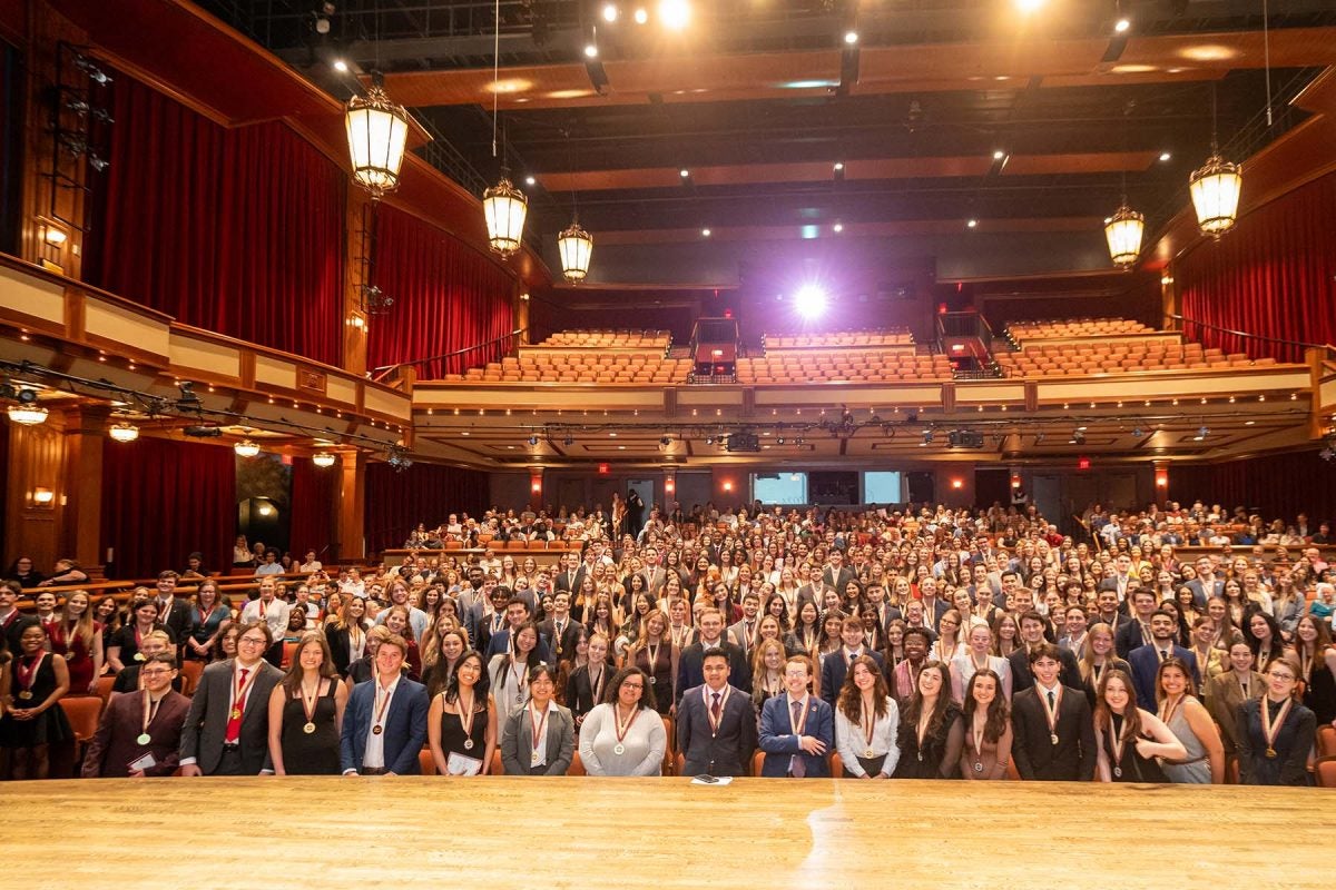 Honors Medallion large group
